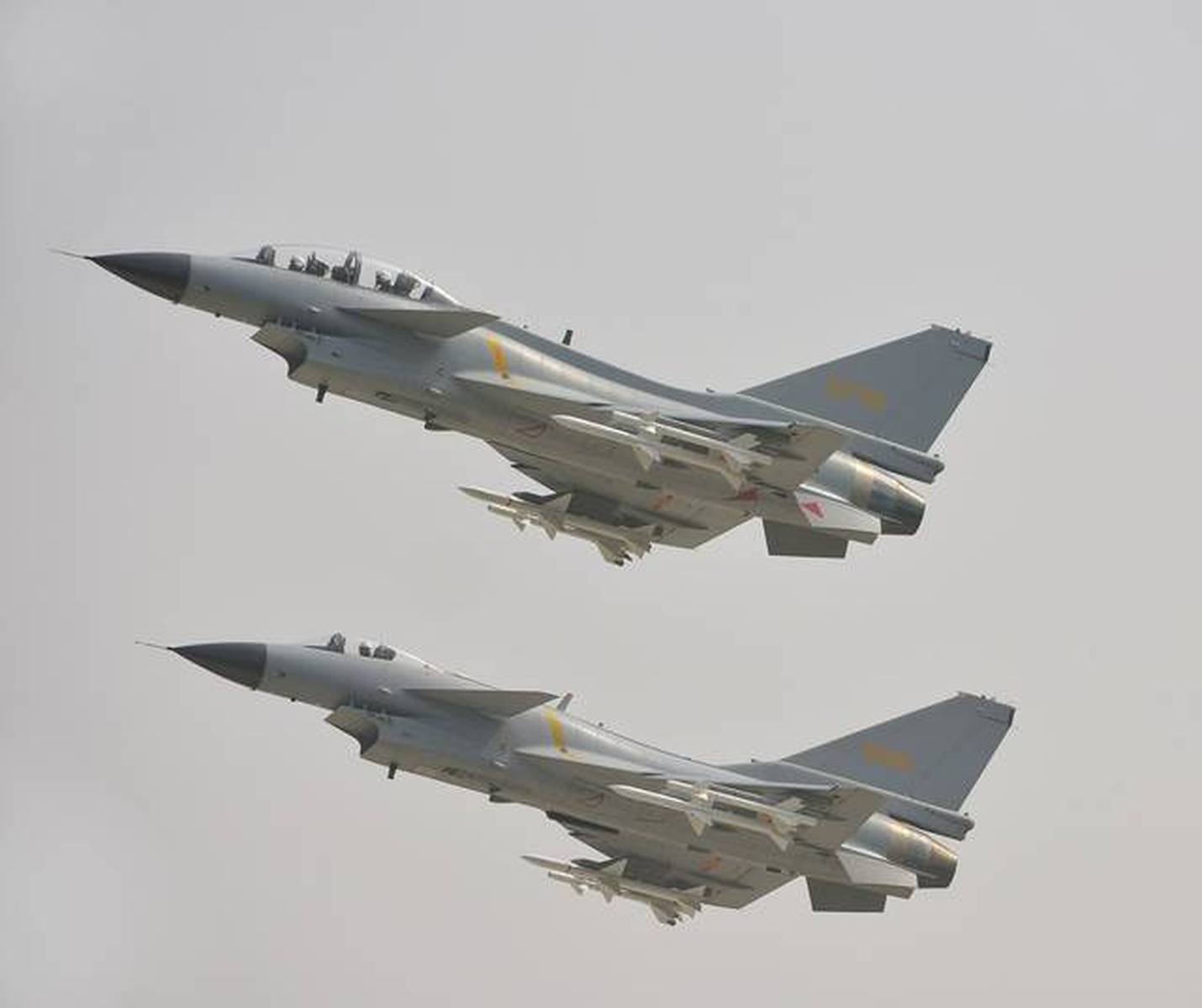 全球最丑戰(zhàn)斗機(jī)殲-10，深度解析與探討，深度解析與探討，全球最丑戰(zhàn)斗機(jī)殲-10的優(yōu)劣與挑戰(zhàn)