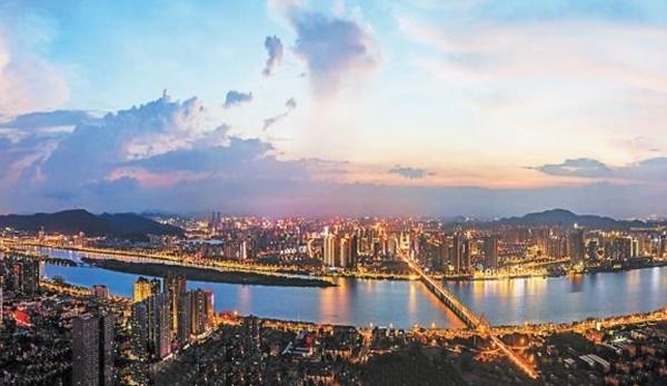 湖南旅游攻略，必去十大景點推薦，湖南旅游攻略，十大必去景點推薦