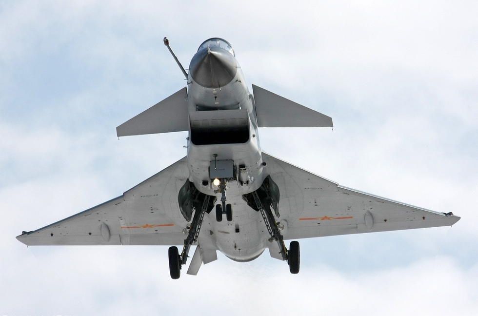 殲-10戰(zhàn)斗機圖片展示，探索中國空中力量的驕傲，殲-10戰(zhàn)斗機圖片展示，中國空中力量的榮耀與驕傲