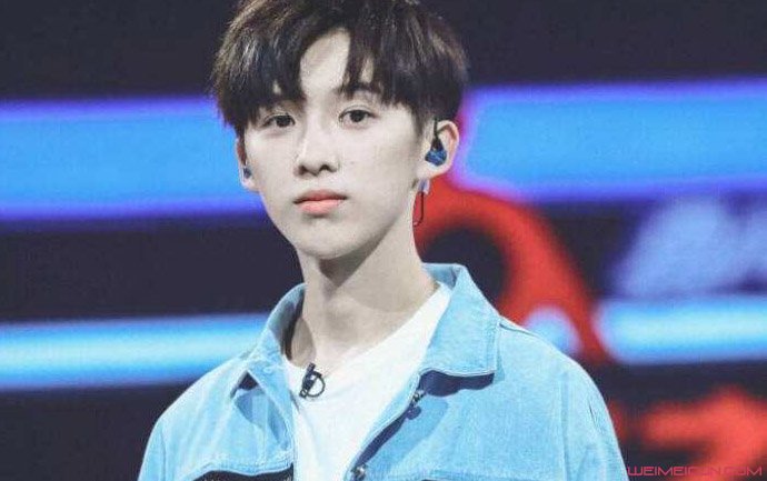 徐佳寧個(gè)人資料、年齡及經(jīng)歷詳解，徐佳寧個(gè)人資料揭秘，年齡與經(jīng)歷全解析