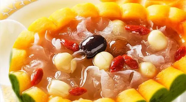 最適合秋天喝的10款養(yǎng)生湯，滋潤(rùn)身心迎接金秋季節(jié)，金秋滋潤(rùn)養(yǎng)生湯，10款最佳秋季湯品，溫暖迎接金秋季節(jié)