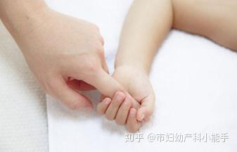 孕婦臨產(chǎn)前三天的重要癥狀與體征，了解并做好準(zhǔn)備，孕婦臨產(chǎn)前三天的重要體征與癥狀解析，做好準(zhǔn)備迎接新生命