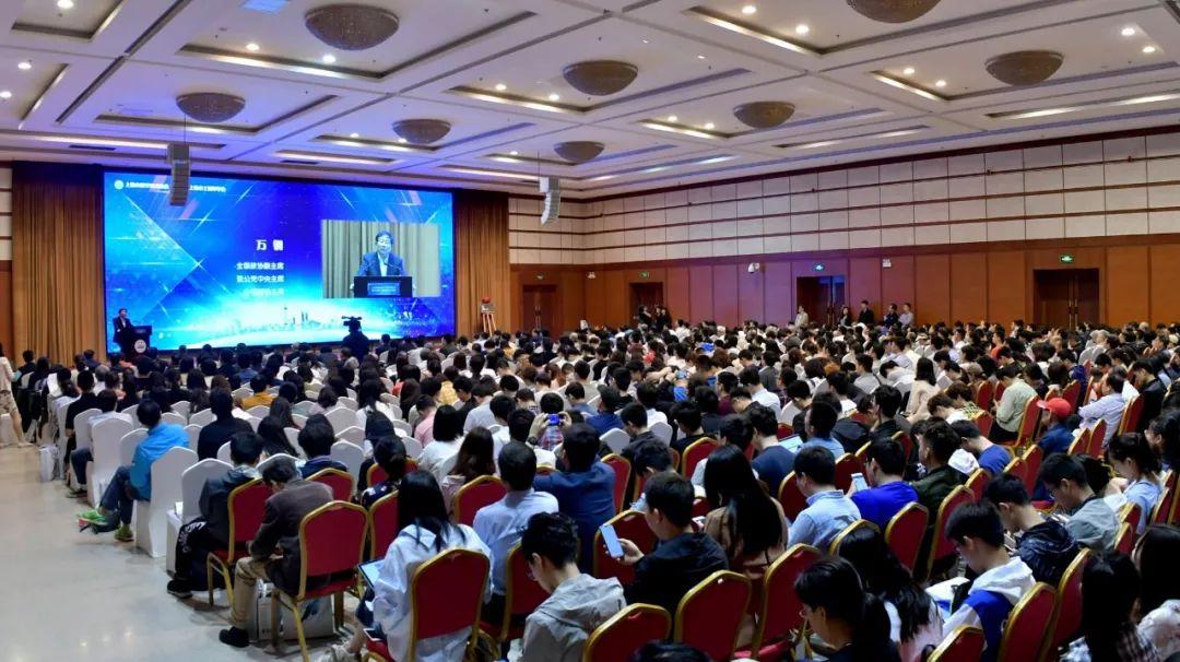 上海醫(yī)藥股票長(zhǎng)期持有的價(jià)值與風(fēng)險(xiǎn)分析，上海醫(yī)藥股票長(zhǎng)期持有的價(jià)值及風(fēng)險(xiǎn)解析