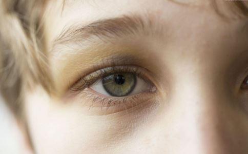 青光眼到瞎一般得多久，深度解析青光眼發(fā)展與視力喪失的關(guān)聯(lián)，青光眼發(fā)展與視力喪失的關(guān)聯(lián)，從青光眼到失明的時(shí)間解析